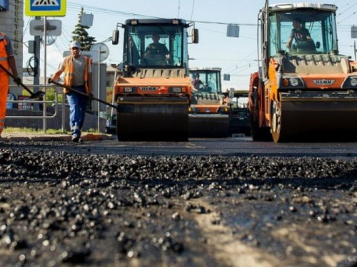«Большую стройку» Владимира Зеленского поддерживает 90% украинцев, в приоритетах строительство дорог и больниц