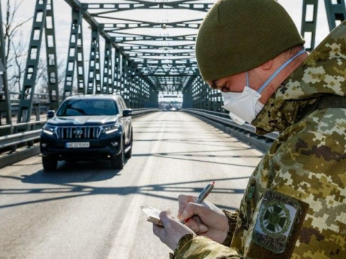 Украинцам дали три дня чтобы вернуться: будут закрыты все пункты пропуска