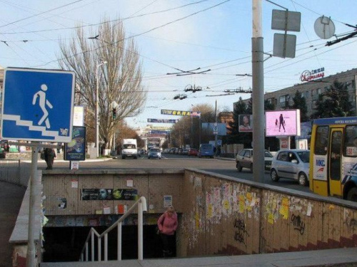 Закопать нельзя реконструировать: что будет с подземным переходом в Мариуполе?