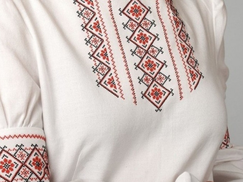 Мариупольцев научат изготавливать вышиванки своими руками (ФОТО)