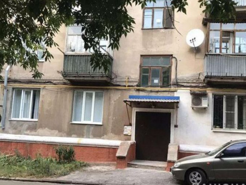 На Донетчине в подъезде напали на 13-летнюю девочку: ребенок в больнице (ФОТО)