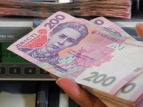 Средняя зарплата в Донецкой области перешагнула отметку в 6500 гривен