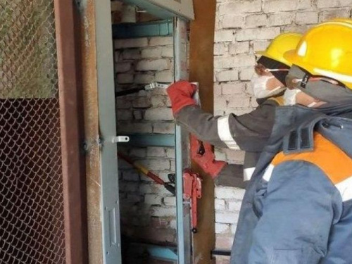 В Мариуполе «ДТЭК» проверил надежность электросетей медучреждений