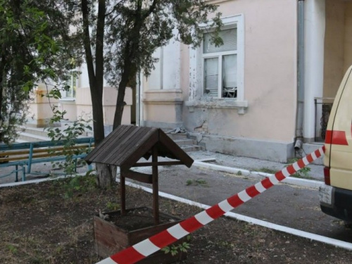 Семеро полицейских получили ранения при взрыве в Мариуполе (ФОТО)