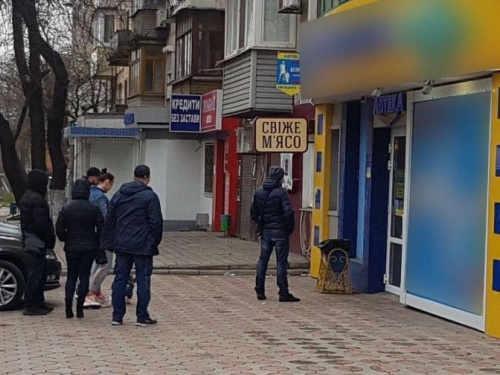 В аптеках Мариуполя ограничили количество посетителей (ФОТОФАКТ)