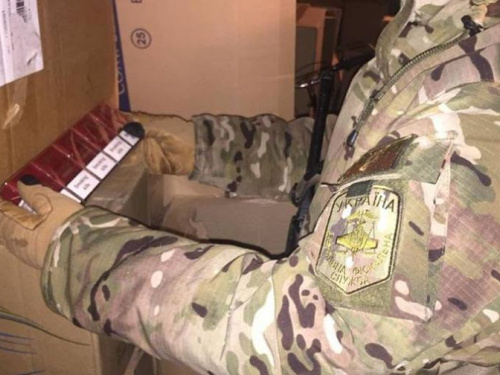Спецоперация. В зоне ООС на Донетчине в гараже нашли контрафакт на 2,6 млн грн (ФОТО)