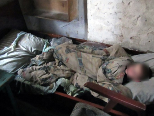 В Донецкой области родители держали больных детей в грязи и холоде