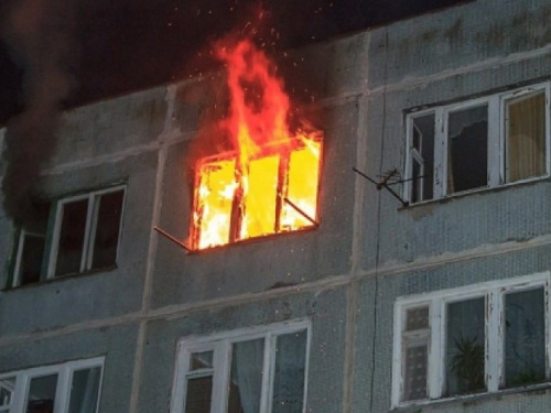 В Мариуполе дама подшофе курила в постели и едва не сгорела