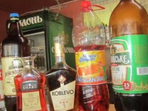 В Мариуполе из-под прилавка продавали «коньячный напиток»