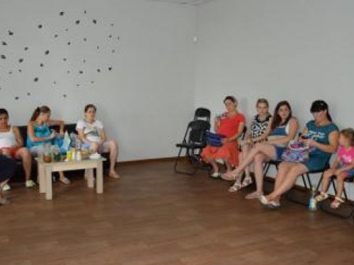 В Мариуполе на Левобережье появился «Клуб молодых мам»