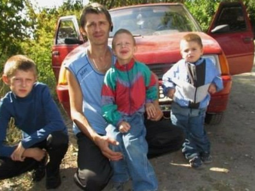 В Мариуполе отец-одиночка из-за пожара остался с тремя детьми на улице (ФОТО)