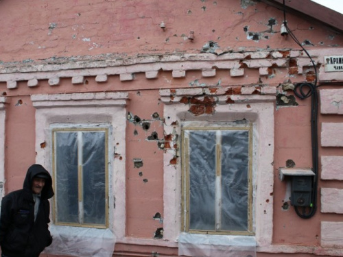В мариупольской Сартане более 30 домов получили стройматериалы на восстановление жилья (ФОТО)
