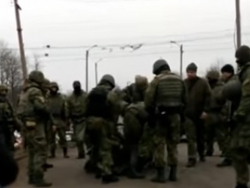 В сети появилось видео разгона участников ж.-д. блокады Донбасса (ВИДЕО)