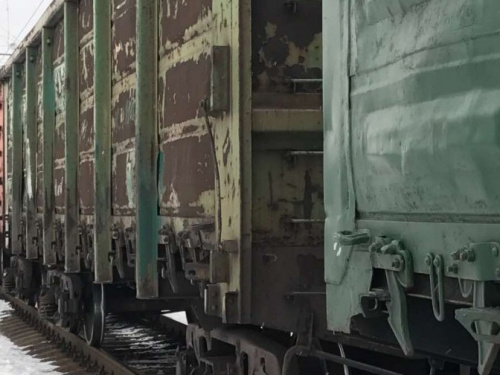 В вагонах с углем из оккупированной Ясиноватой везли 46 тысяч пачек сигарет