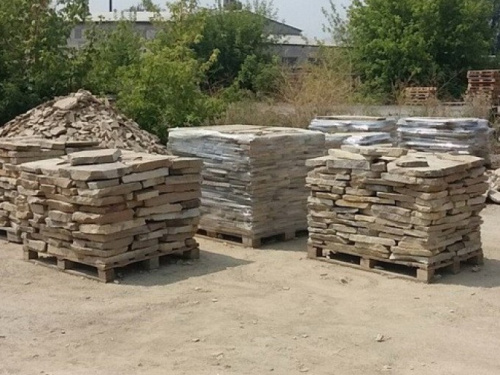 В районе АТО предотвратили продажу незаконно добытого камня