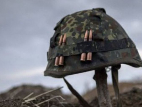 Боевики обстреляли автомобиль, доставлявший продукты военным на Донбассе