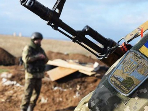 Под Мариуполем боевики открыли огонь из гранатометов и стрелкового оружия