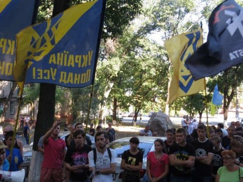 Азовцы пикетировали воинскую часть Нацгвардии, требуя  отмены вывода полка из Мариуполя (ФОТО+ВИДЕО)
