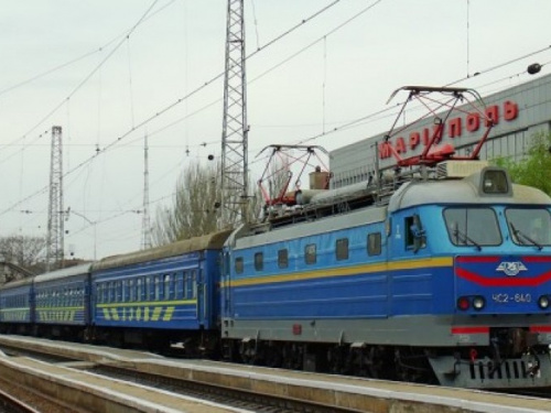 Время в пути поезда Мариуполь-Киев можно сократить на 2-3 часа максимум, - министр