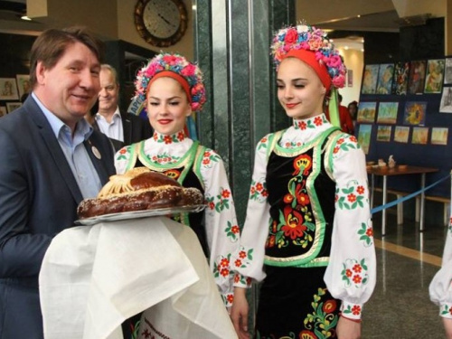 Делегация из ЕС прибыла на мариупольский международный фестиваль (ФОТО)