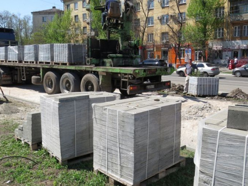 Скандальная плитка не попадет в финальный этап реконструкции площади Мариуполя? (ФОТО)