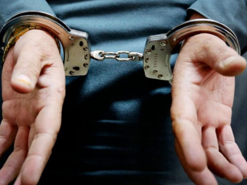 В Мариупольский СИЗО доставили подозреваемых в ограблении 79-летнего пенсионера