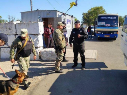 Подготовка к зиме: в Мариуполе проинспектировали блокпосты (ФОТО)
