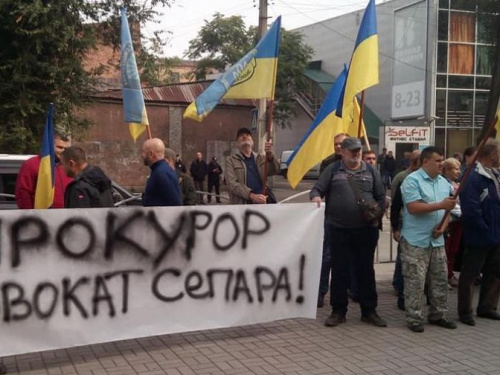 В Мариуполе сотни бойцов АТО митингуют против амнистии боевика (ФОТО+ВИДЕО)