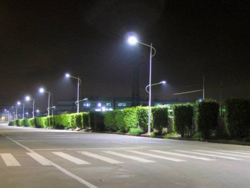 На 37 улицах Мариуполя будут установлены LED-светильники