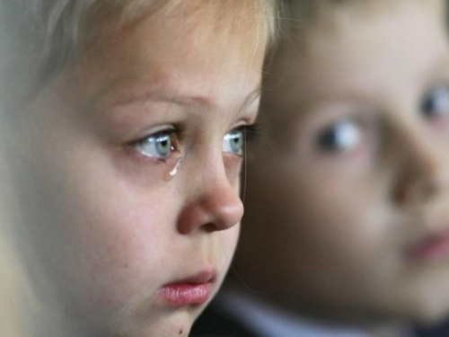 За полгода в Мариуполе у нерадивых родителей забрали 11 детей