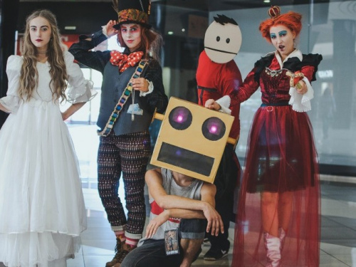 Загадочные персонажи от Cosplay INC в Мариуполе (ФОТО)