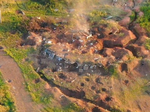 Украинские военные в Донбассе разнесли укрепление боевиков (ФОТО)