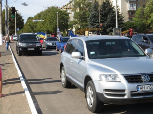 Жебривский стал лидером автопробега в Мариуполе (ФОТО+ВИДЕО)