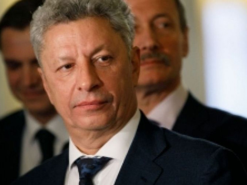 Что прячет за синим костюмом кандидат Бойко?