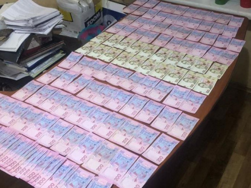 Чиновники в Донбассе ежемесячно требовали от предпринимателей по 100 тысяч гривен (ФОТО)