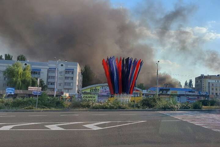 Ані слова, ані півслова: в окупованому Донецьку чогось із тривогою чекають