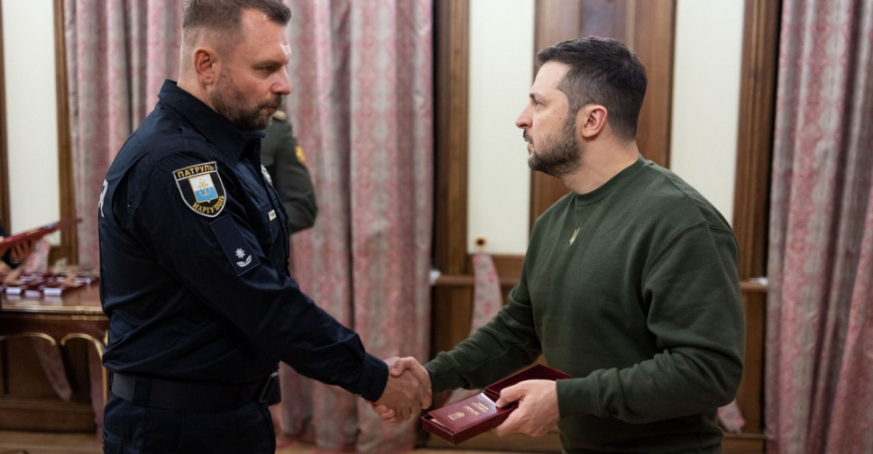 Головний патрульний Маріуполя Михайло Вершинін Кот сьогодні отримав свою нагороду з рук Президента України