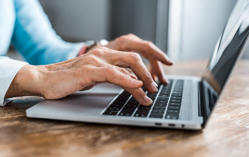 Як заощадити заряд батареї ноутбука