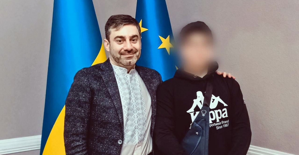 В Україну повернули хлопця з-під Маріуполя, якого незаконно всиновили в росії