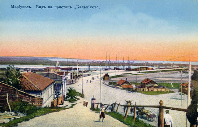 Маріупольці відновлюють архіви про історію рідного міста