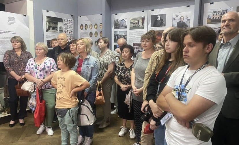 У Рівному відкрилася виставка грецької культурної спадщини Маріуполя