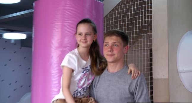 Став опікуном у 18: після загибелі матері юнак з Донеччини виховує чотирьох братів та сестер