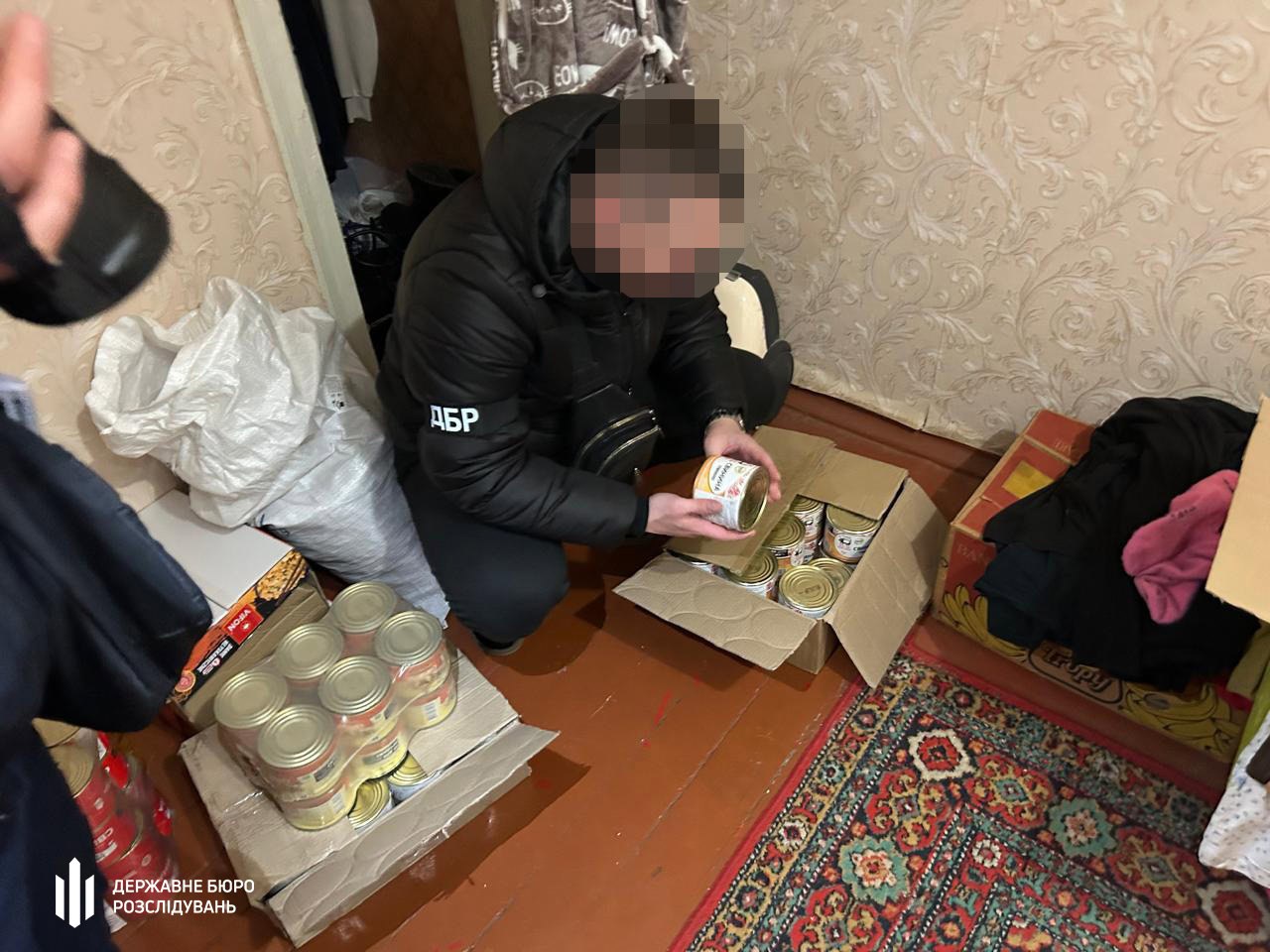 Отримували більше продуктів, надлишок — продавали цивільним: двох службовців на Донеччині підозрюють у збитках на 2,7 млн грн