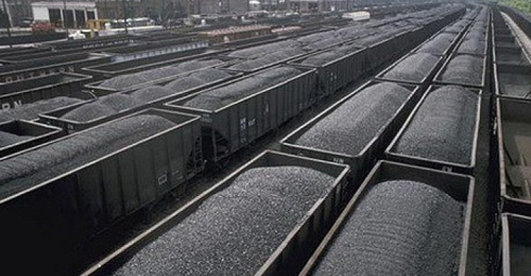 Президент Украины хочет конфисковать уголь, поставляемый с неподконтольной части Донбасса