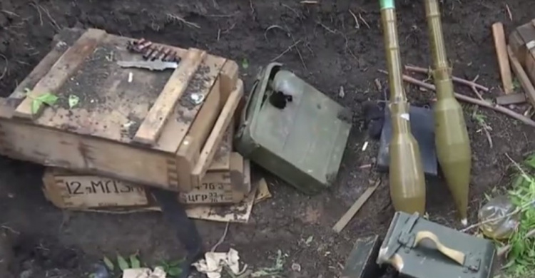 Опубликовано видео о мощном обстреле морпехов под Мариуполем. Четыре человека ранены (ВИДЕО)