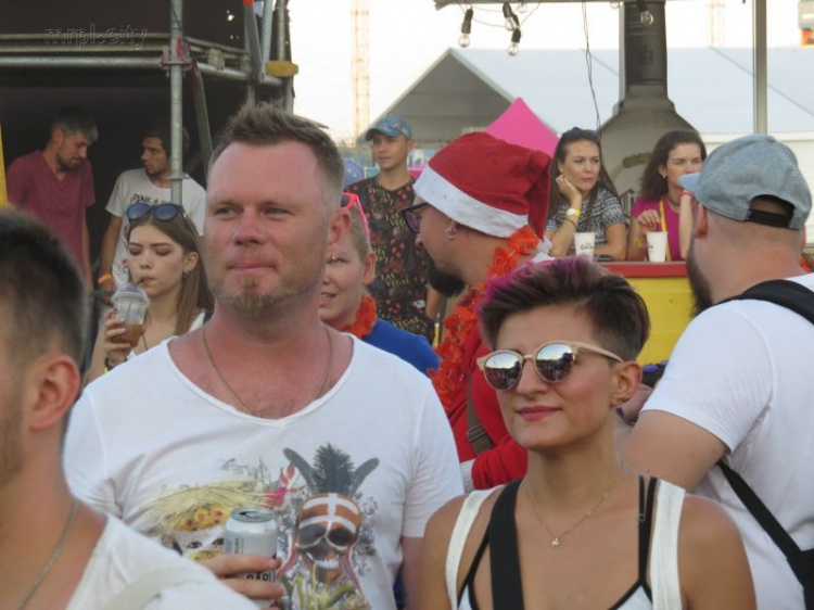 В Мариуполе гости фестиваля MRPL City 2018 расцветали всеми оттенками радуги  (ФОТО+ВИДЕО)