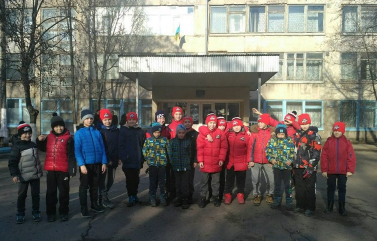 ХК «Донбасс» поздравил с Днем святого Николая мариупольских школьников (ФОТО)