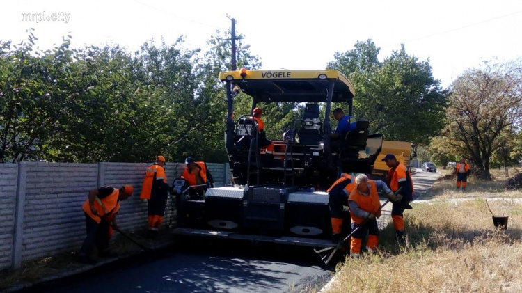 Ремонтные работы на дорогах Мариуполя завершены на 80% (ФОТО)