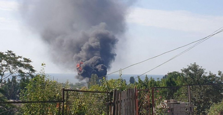 В мариупольской Гавани большой пожар (ДОПОЛНЕНО)