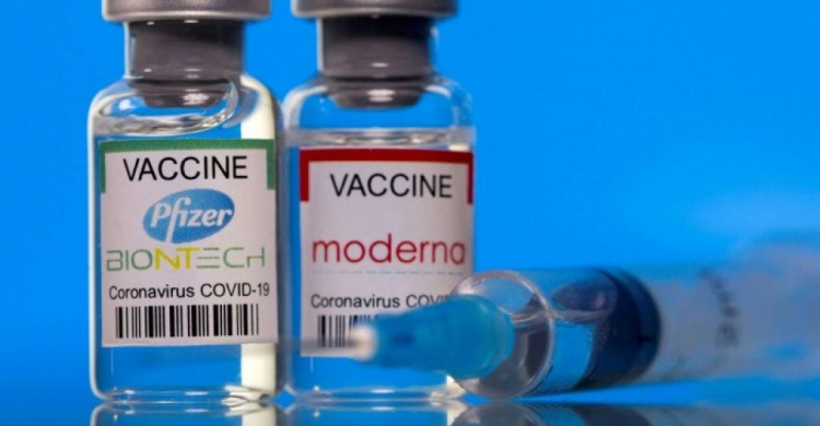 Ждать AstraZeneca или завершить вакцинацию другим препаратом: мариупольцам предлагают альтернативу